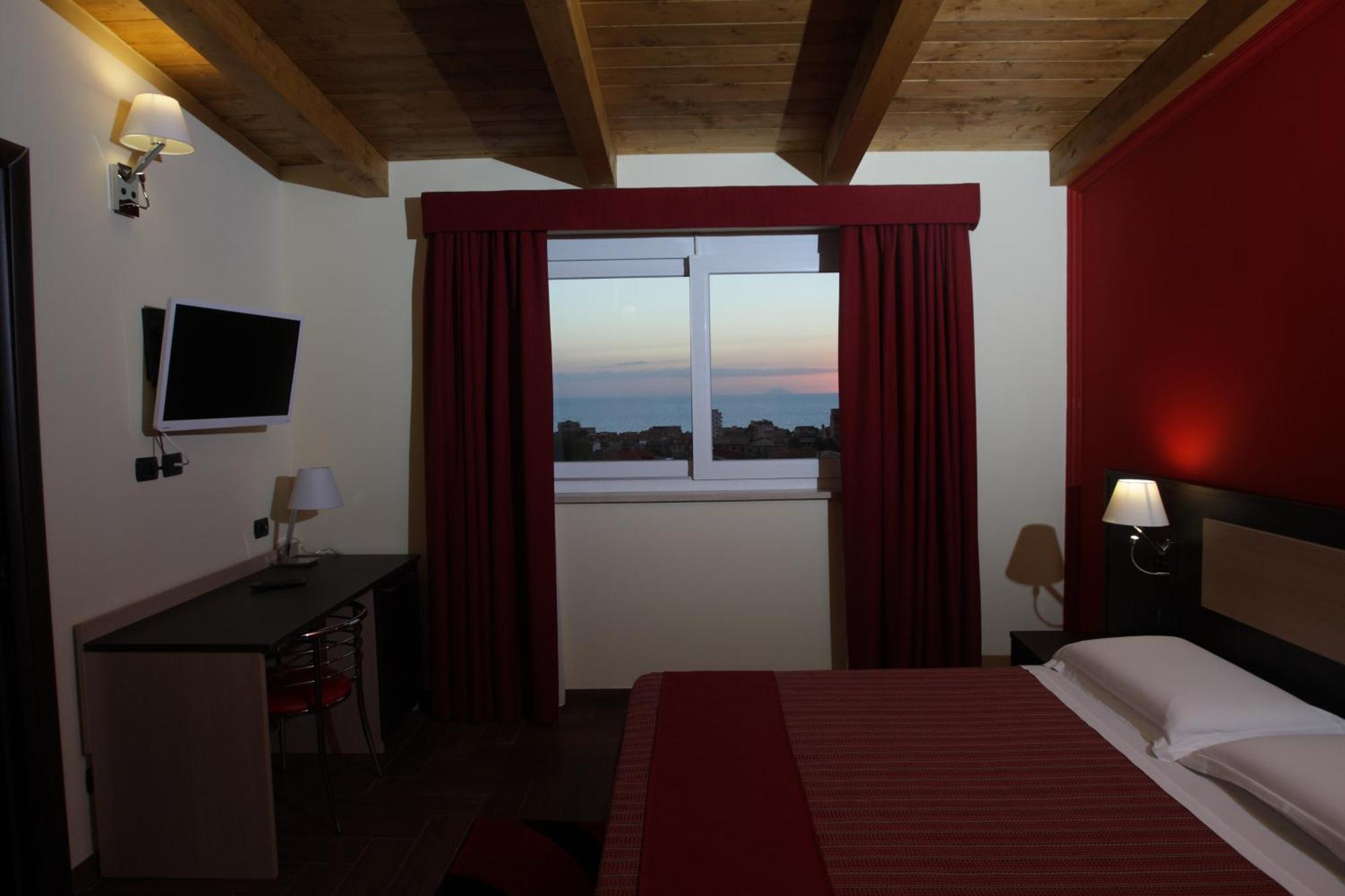 Hotel Paradiso 팔레나 외부 사진