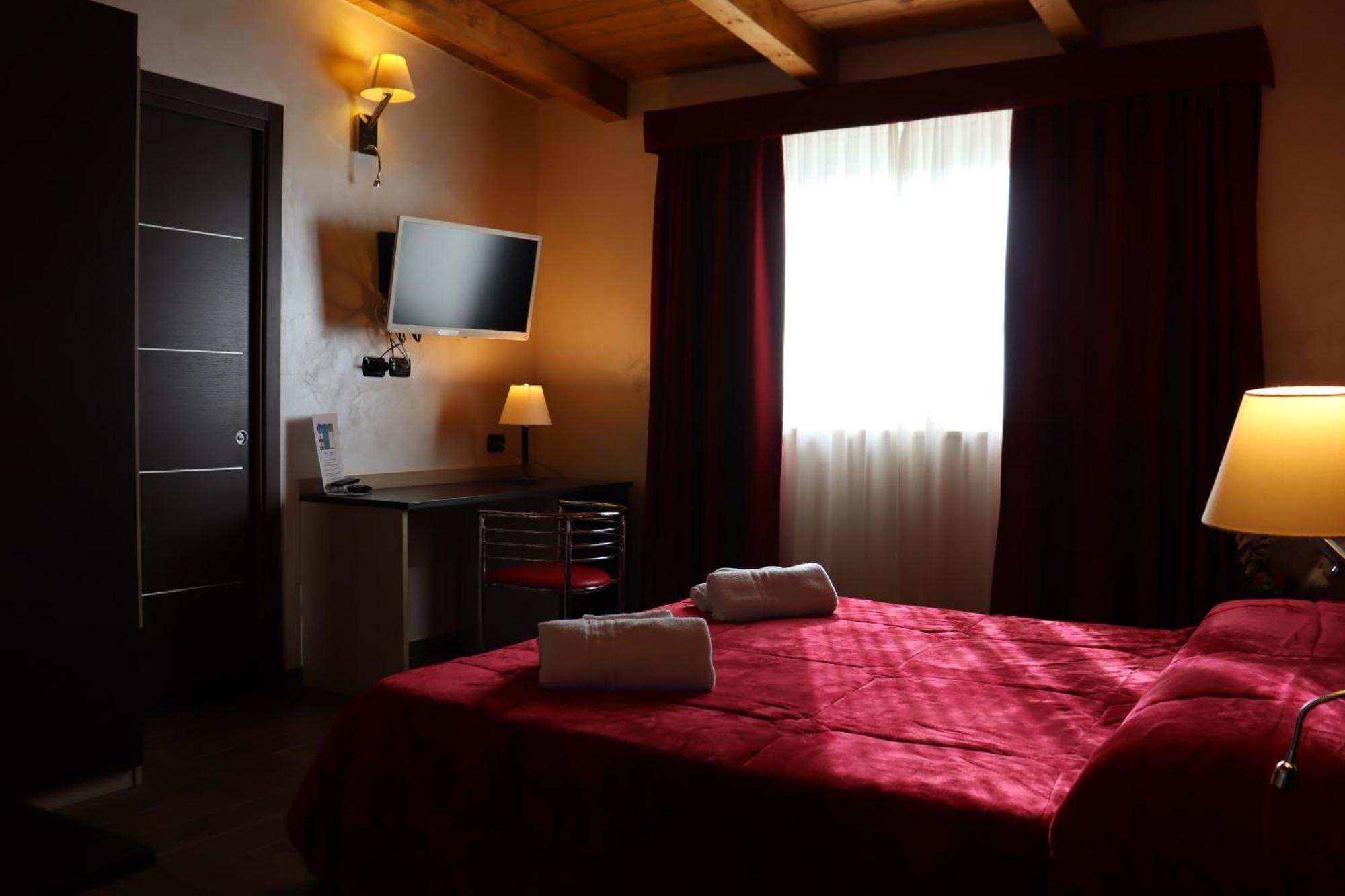 Hotel Paradiso 팔레나 외부 사진